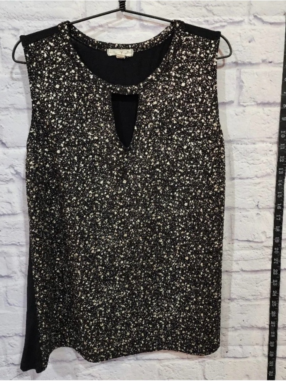 Paper Plane Sleeveless, Chic Gold and Black top